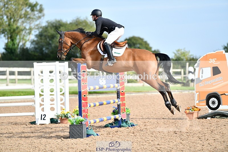 240915A-163645-11050 - Cls 30 Snr Foxhunter