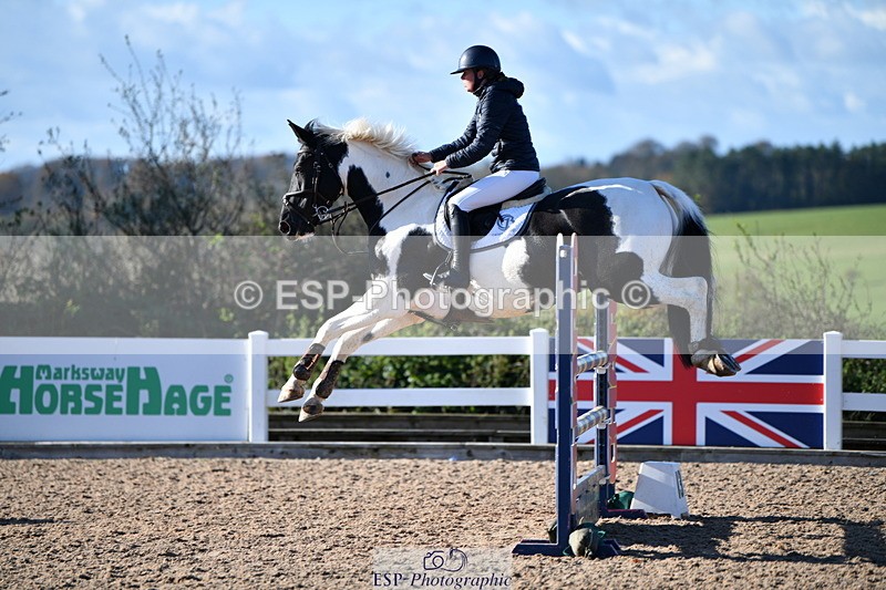 231110A-132211-00541 - Cls 5 Newcomers & 1.10m Open