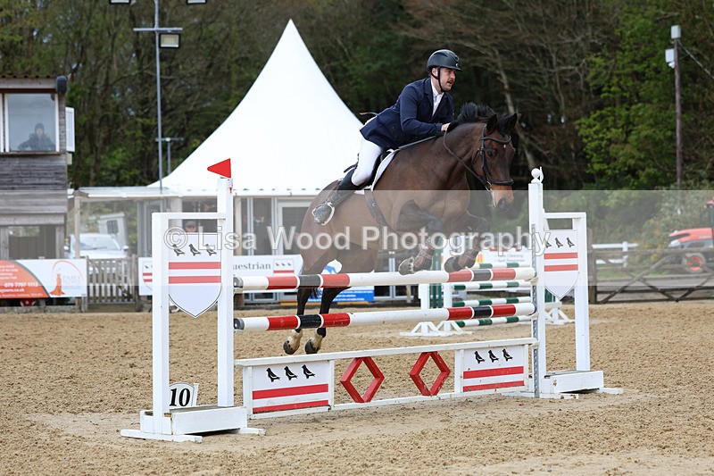 3E7A1920 - Class 7: Senior Newcomers/1.10m open