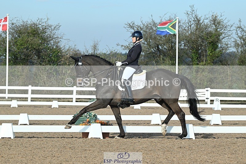 250403-082007-00327 - 018-Louise.Davison-Quamperfect