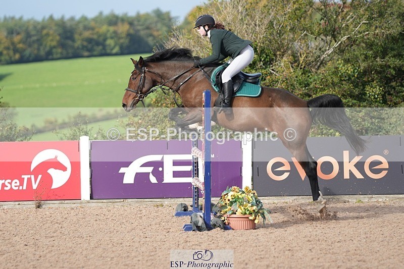 251005-102310-02527 - Cls 22 British Novice and 90cm