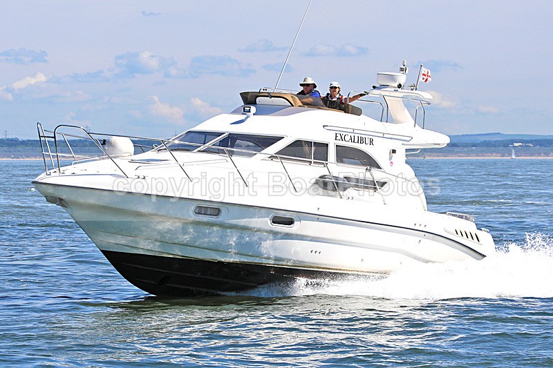 180603 EXCALIBUR 1Y3A4017 - Flybridge Cruisers