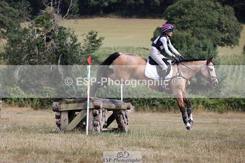 250802A-103545-00927 - A-008-Sophia.Vestey-BURDAL.DUKE