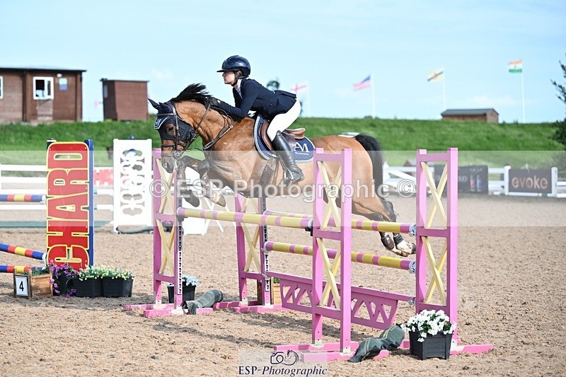 260627-175900-05904 - Cls 27 Foxhunter and 1.10m