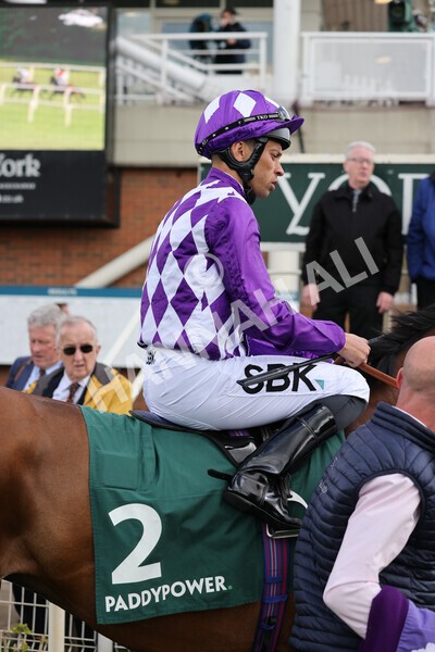 yr11052022r5-15 - Race 5 4.10pm Paddy Power 'Here For The Craic' Stakes