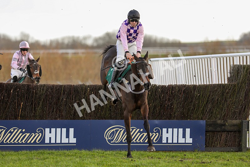 120224-Race 4-Val Dancer-7562 - Race 4