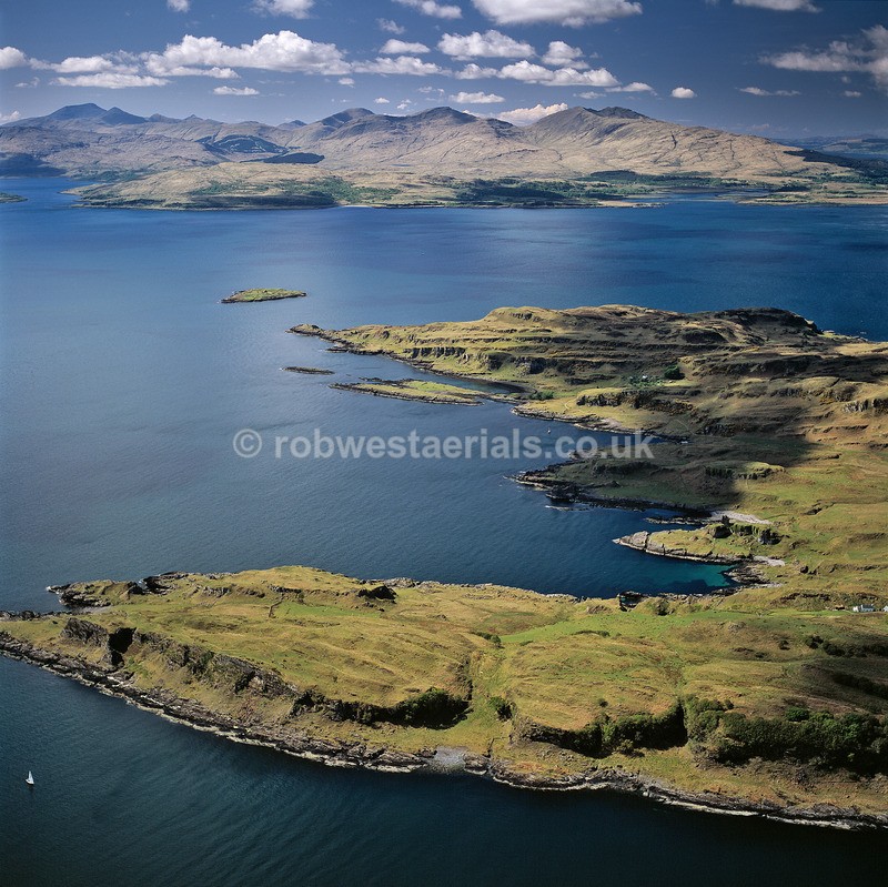 A00742J Island of Kerrera southern coastline and the Island of Mull in - West and south coastlines
