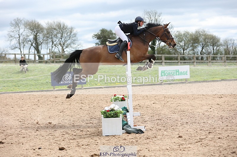 240419A-123153-07289 - Cls 6, 2 Star Medium Tour 1.35m