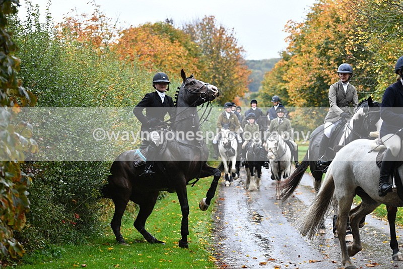 WJ5_6270 - B&B walk back for Hunt Tea !