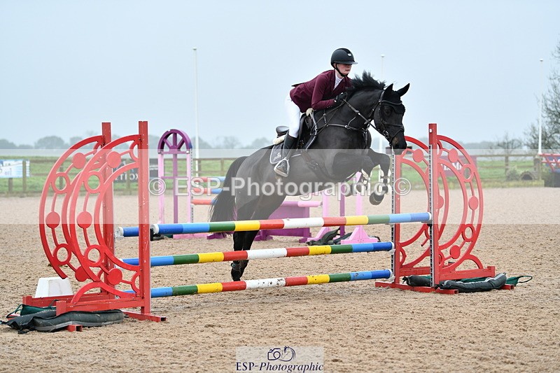 241102A-105342-04122 - SAT Cls 9 British Novice and 90cm Open