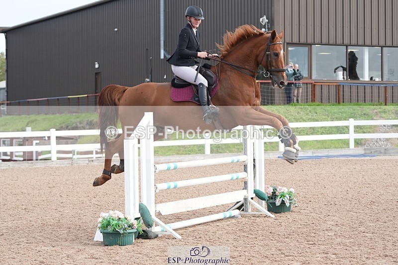 251005-100348-02450 - Cls 22 British Novice and 90cm