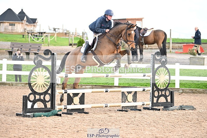 241023A-135951-00942 - Cls 4 Newcomers and 1.10m Open