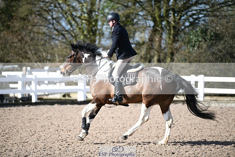 250330-101506-06044 - Cls 32 British Novice and 90cm