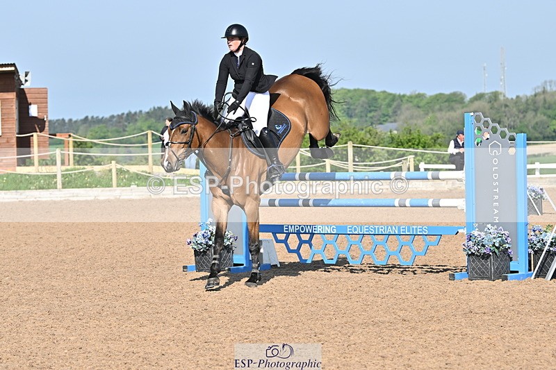 240509A-091512-00496 - Cls 8 Foxhunter