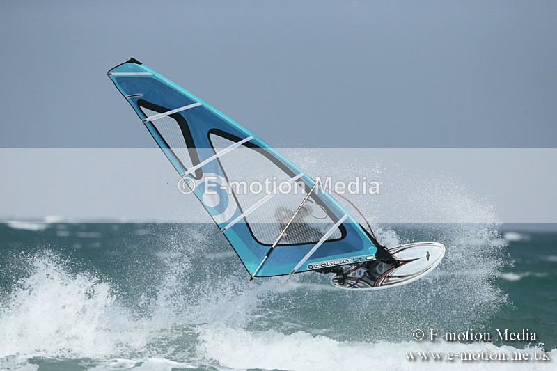 WS 020413-134 - Windsurfing
