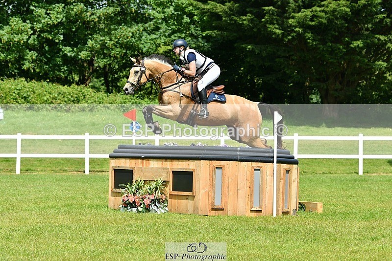 230528-135209-17310 - 464-GRANDE_BY_DESIGN-Emma_Manton-XC