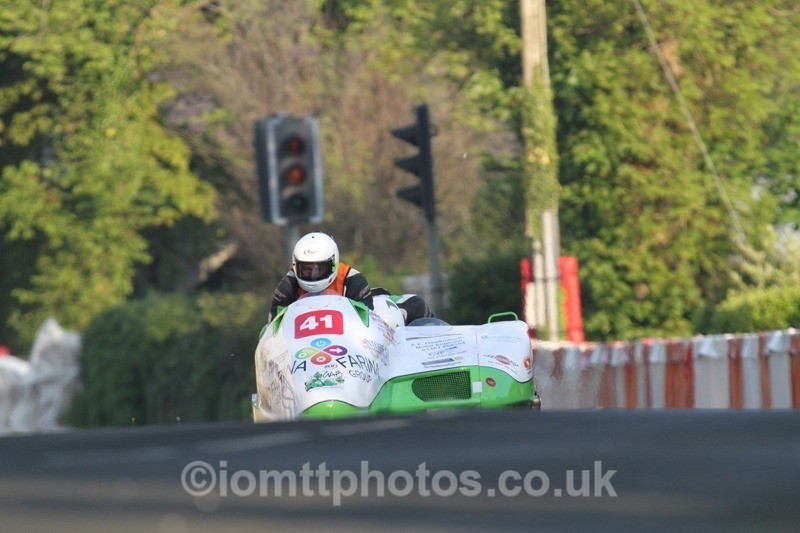 IMG_5560 - Thursday Practice - TT 2013 Side Car