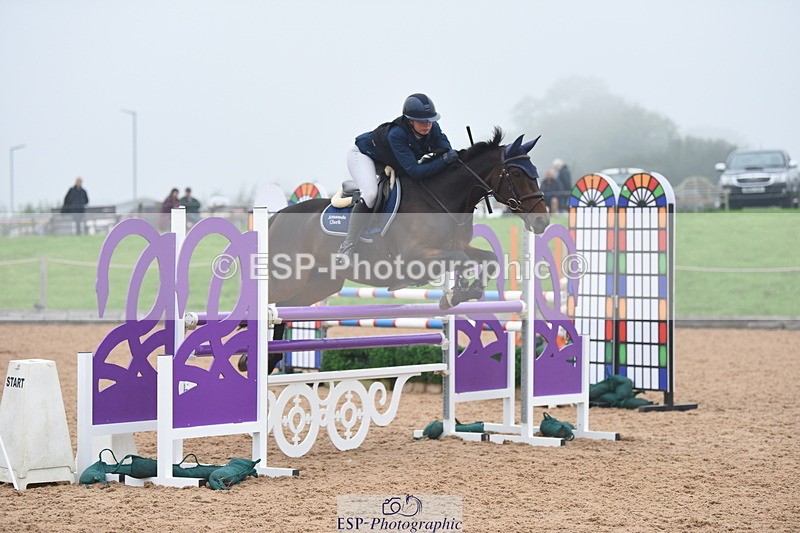 230916A-170512-05749 - Cls 19 Snr 1.10m Derby