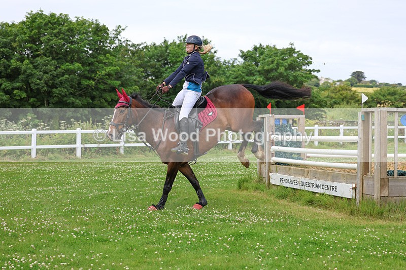 3E7A3604 - Class 6: Hawkins Motors Senior 1.00m Derby