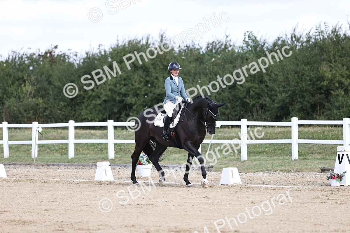 SBM_016066 - Class 14 - Novice 23 - 10.29-11.32