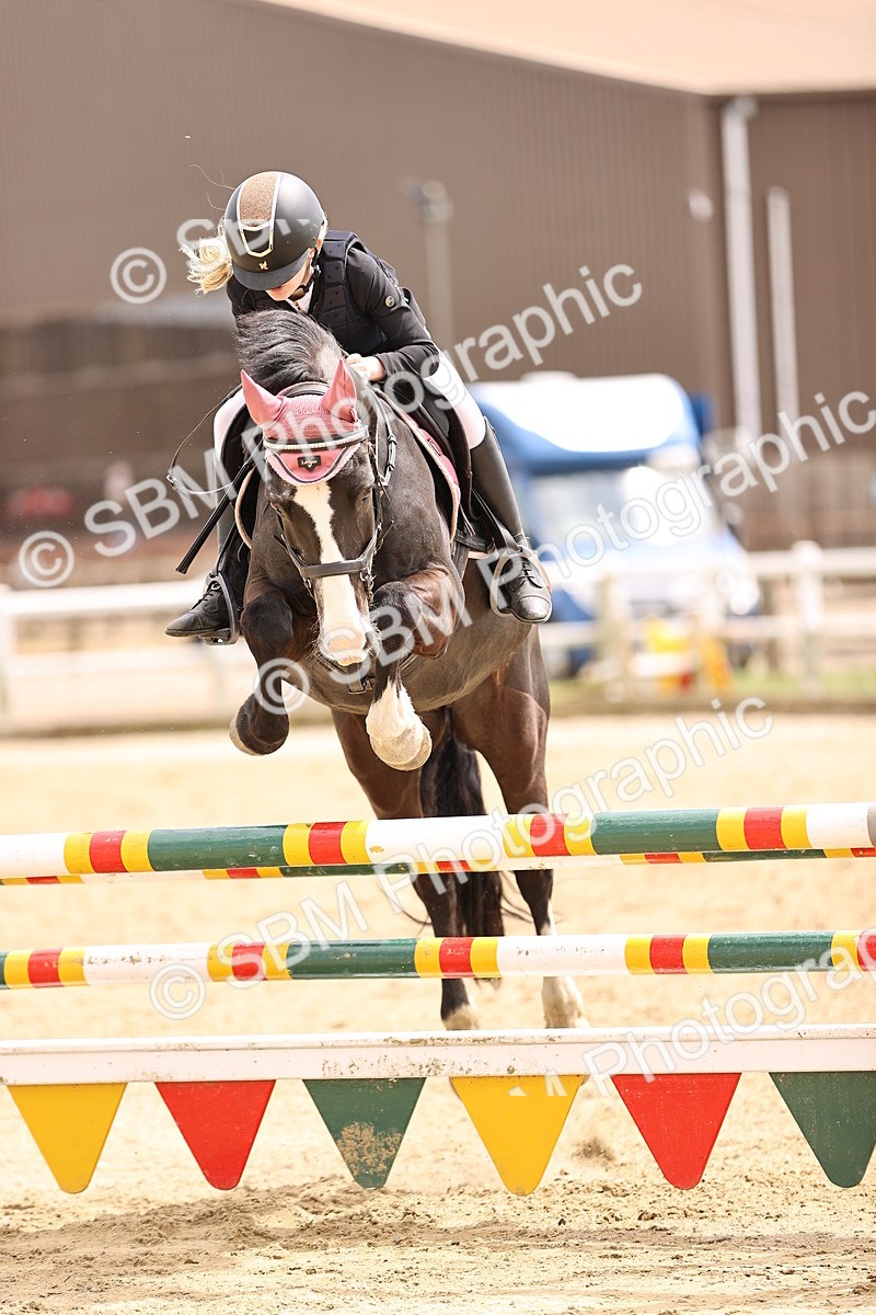 SBM_000354 - Class 4 - 1m showjumping