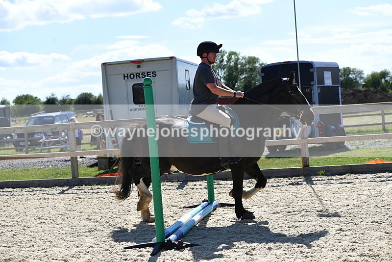 WJ5_5233 - Poles on the Floor