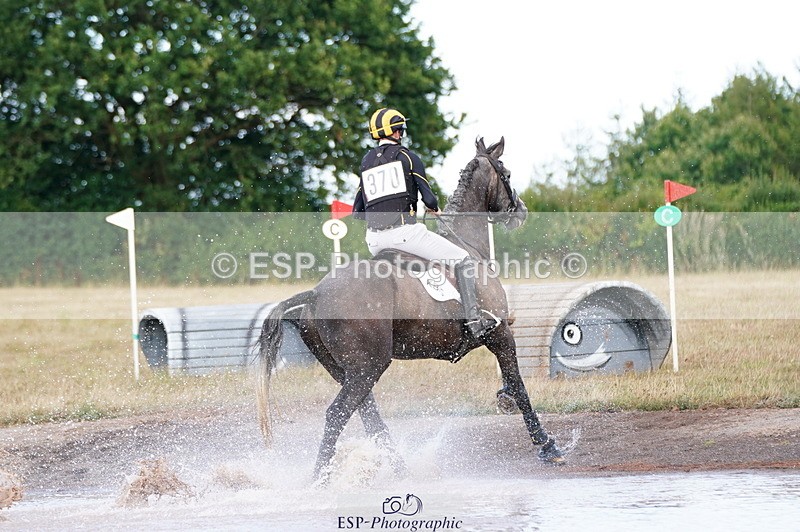 250802A-175856-09076 - H-370-Tom.Rowland-STRACOMER.CANDY.TOWN