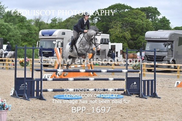 BPP_1697 - FRI CLASS 4 Senior Newcomers/ 1.10m Open