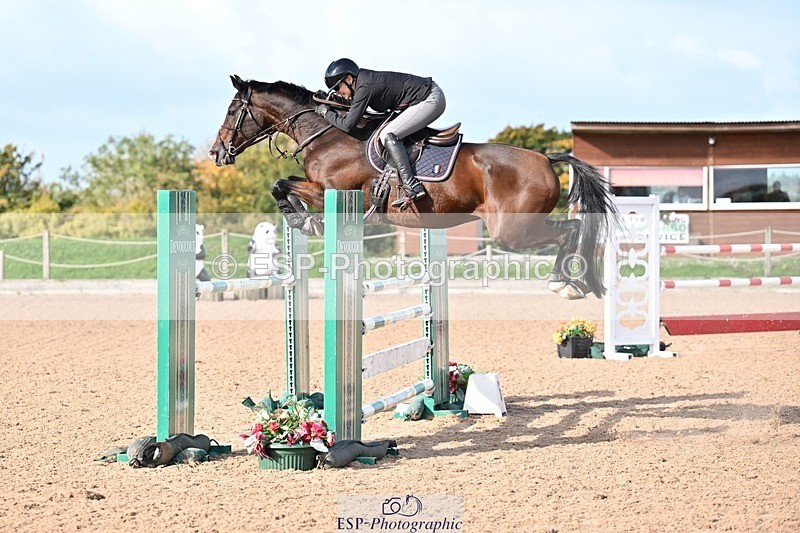 251005-104136-02834 - Cls 15 Foxhunter and 1.20m