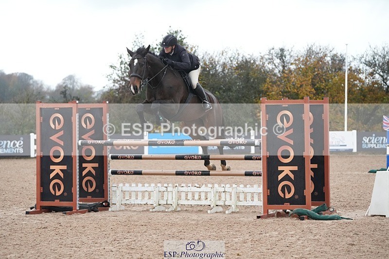 251107-140128-01309 - Cls 6 Foxhunter and 1.20m Open