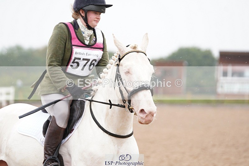 240901A-145502-10187 - 576-Tabitha.Bluck-PENDANN.REEF