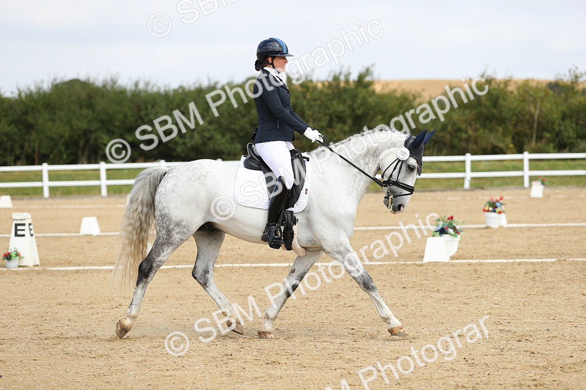 SBM_016403 - Class 13 - Novice 23 - 11.25-12.35