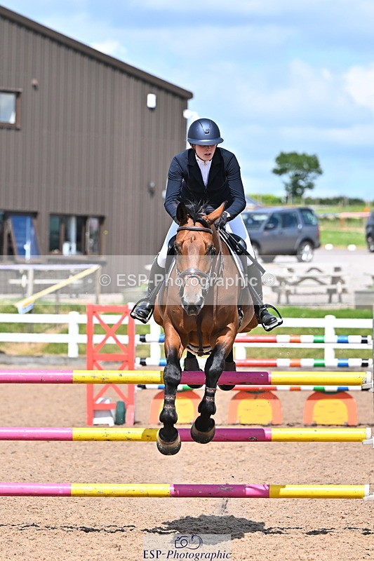 240619A-153215-00851 - Cls 5 Snr Foxhunter and 1.20m Open