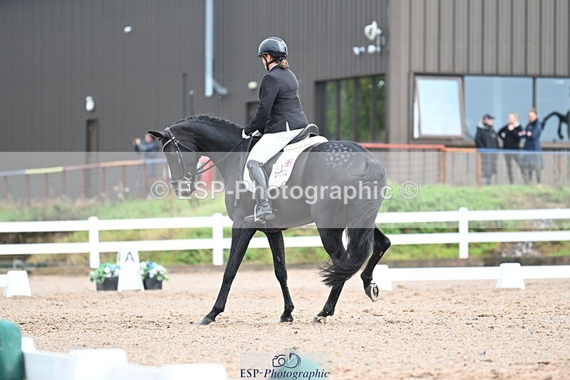 250907-112117-07203 - 003-Helen.JamesDecadent