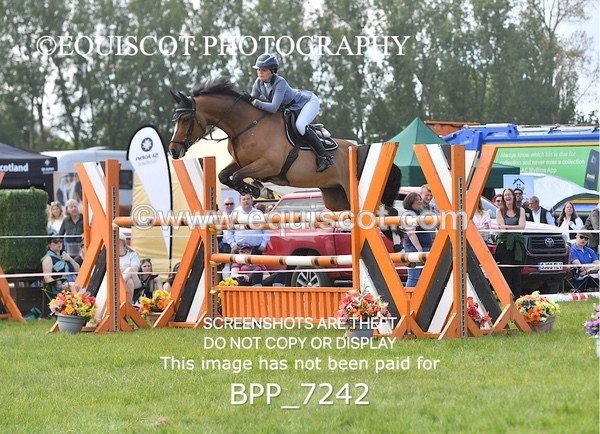 BPP_7242 - CLASS 3 Andrew Hamilton Coach, RHS Foxhunter Championship Qualifier