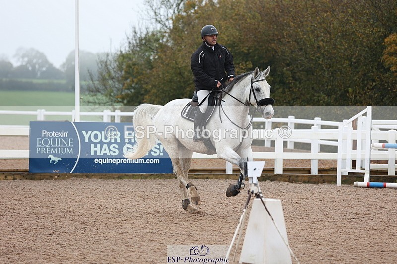 231112A-111328-03504 - Cls 18 Discovery & 1m Open