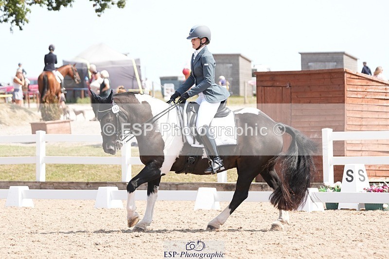 250817-122814-09076 - 163-Hannah.TownleyThe.Domino.Effect