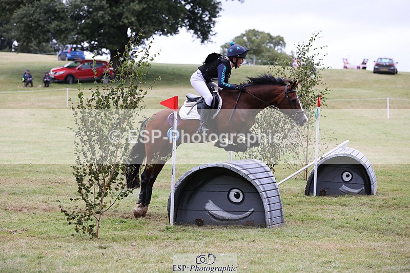 240825X-163405-37773 - 80cm XC 16.30 to 17.30