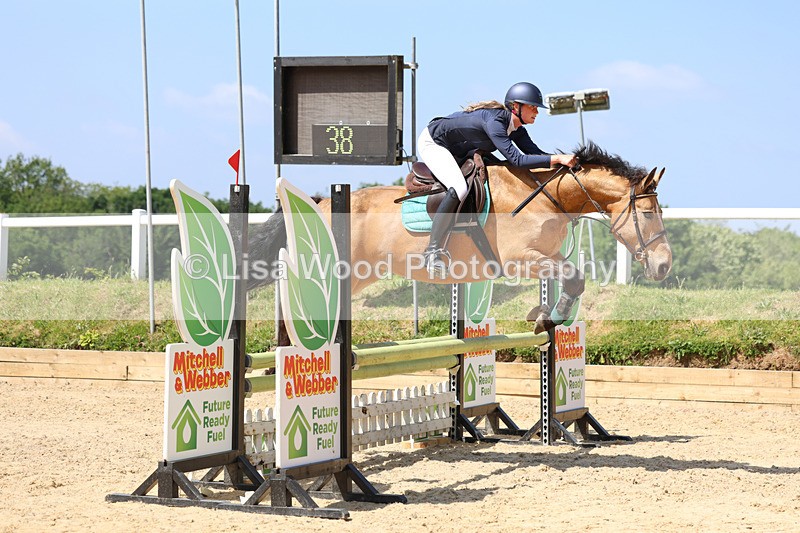 3E7A9573 - Class 8: Senior 80cm