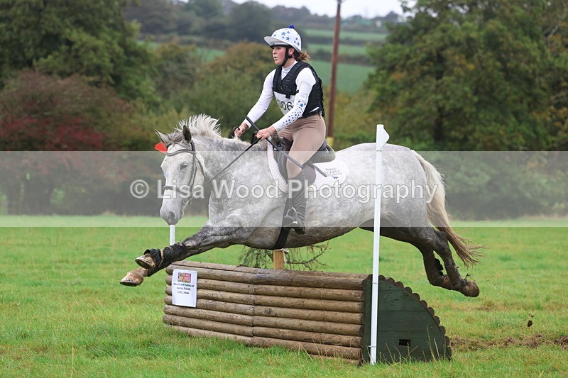 3E7A1702 - Class 3: 70cm Pairs: Half Roll Top