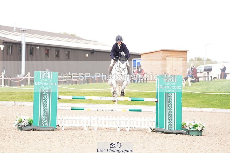 241004A-132016-00584 - Fri 03 Snr Newc & 1.10m Open