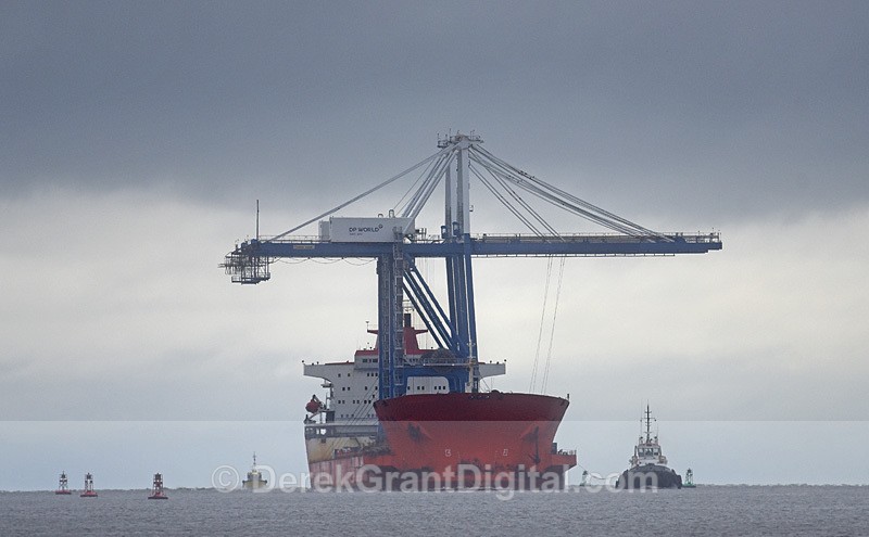 Zhen Hua 14 Heavy Lift Vessel DP World Cranes Port of Saint John NB - Boats