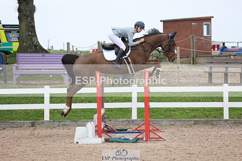 241101A-133209-02130 - FRI Cls 6 Foxhunter and 1.20m Open