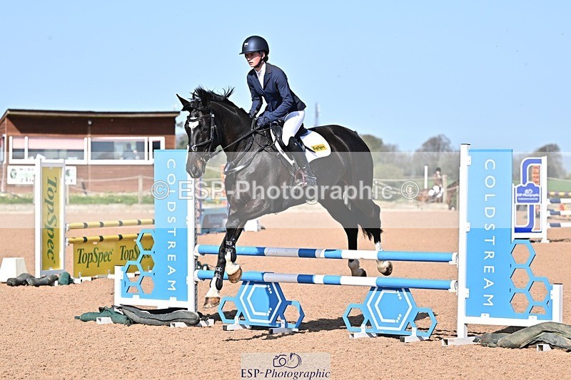 260408-102817-00160 - Cls 2 British Novice and 90cm