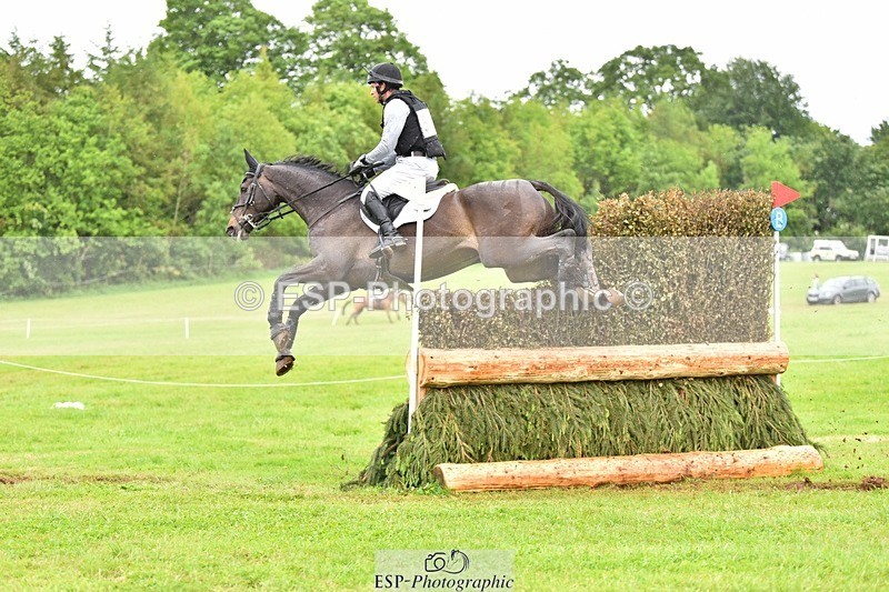 240526-143802-23523 - 507-DASSETT_ROCK_STAR-Tom_D_Crisp