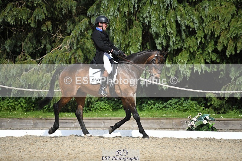 230525-161205-03337 - 119-AUTOGRAF-Simon_Grieve-WEDTrotUp+DR