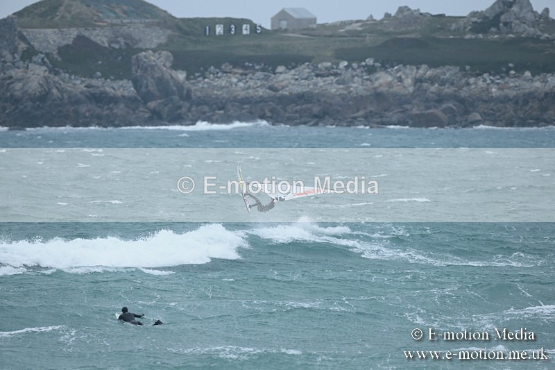 WS 030413-10 - Windsurfing