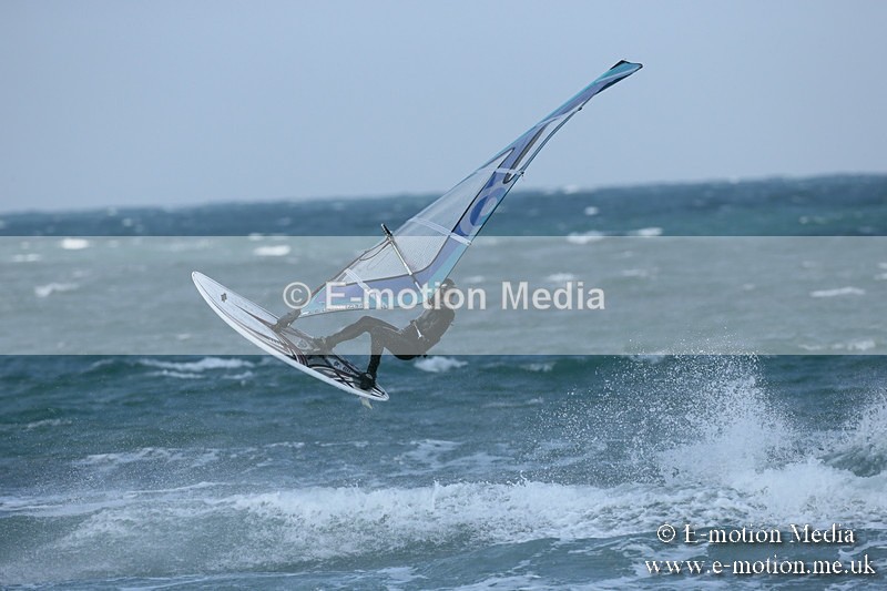 WS 020413-163 - Windsurfing