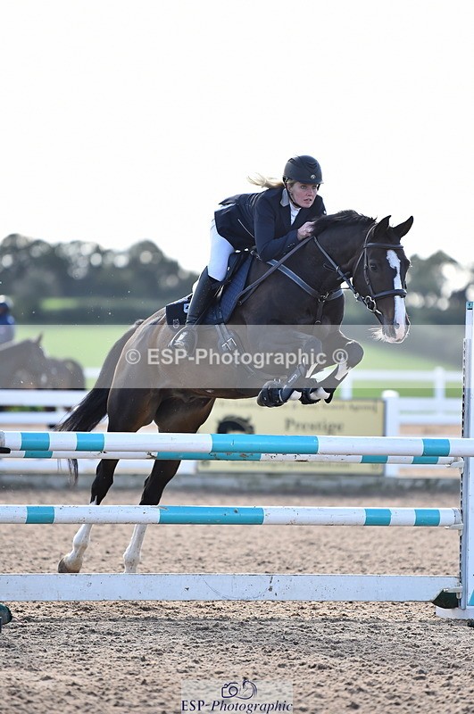 231014A-135834-05170 - Cls 15 1.05m Amateur Q 2nd R