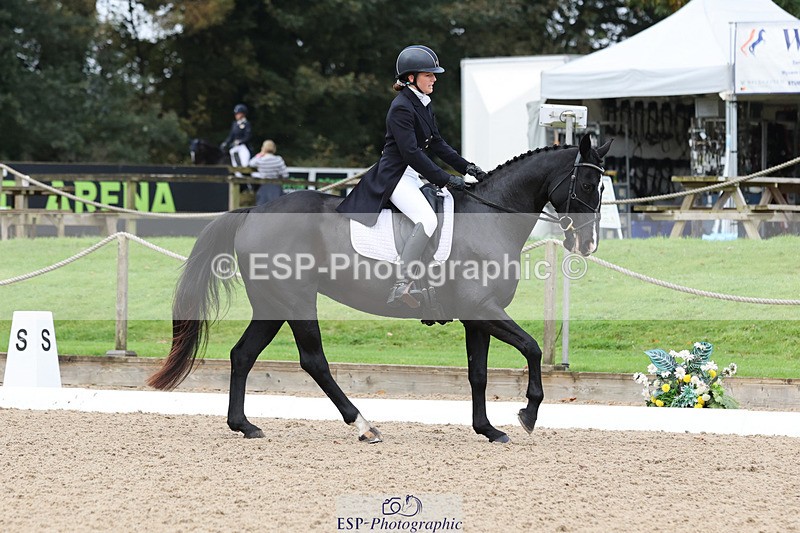 241024-094201-01143 - 128-Lottie.Turnell-TRICKLE